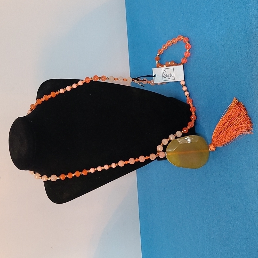NWT Sequin Fashion Costume Necklace